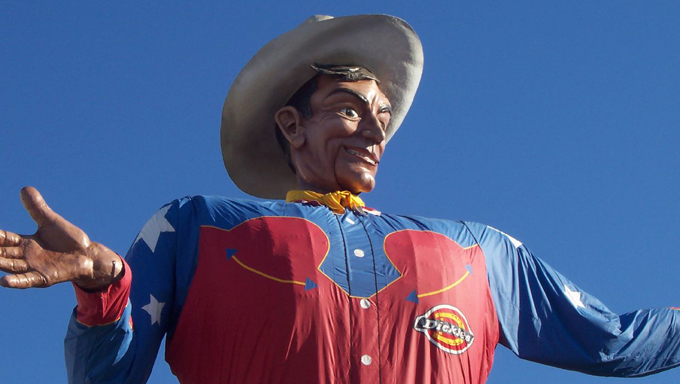 Closeup of Big Tex's head, shoulders, and chest. 